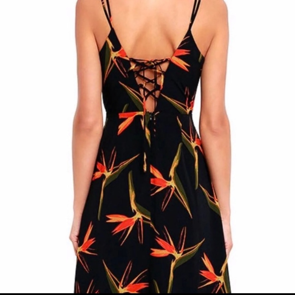 Lace up Lulu’s dress with pockets